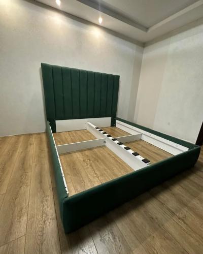 Перетяжка изголовья кровати